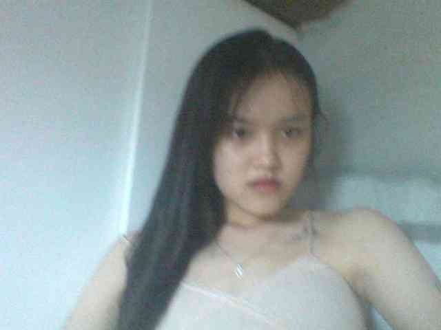 Alina-2k webcam