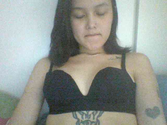 Alina-2k webcam