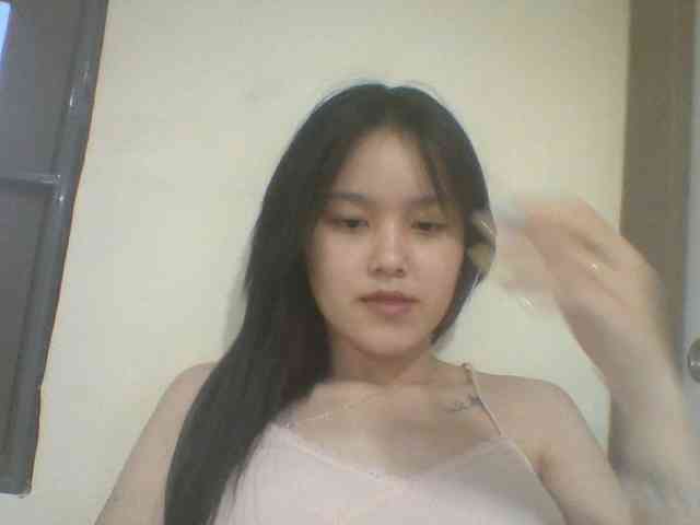 Alina-2k webcam