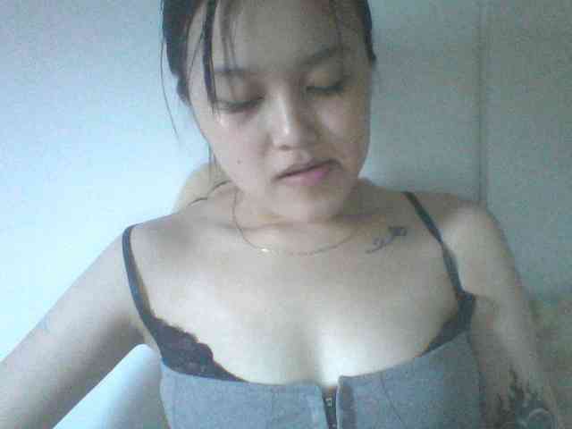 Alina-2k webcam