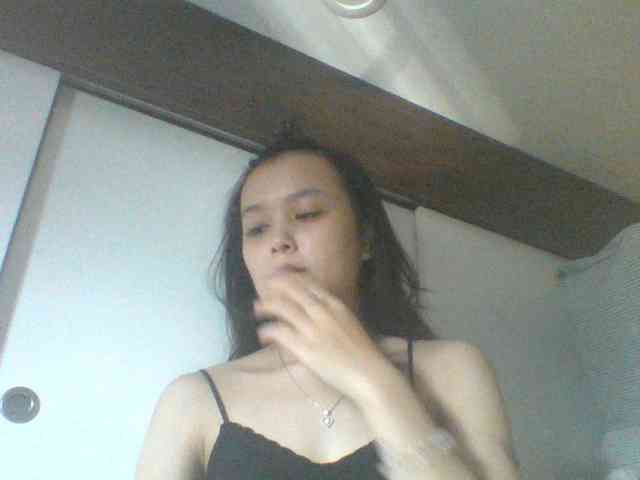 Alina-2k webcam