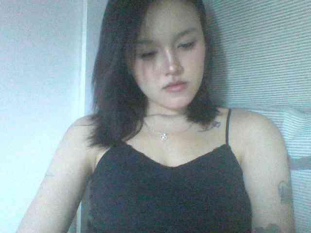 Alina-2k webcam