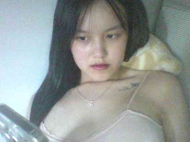 Alina-2k webcam