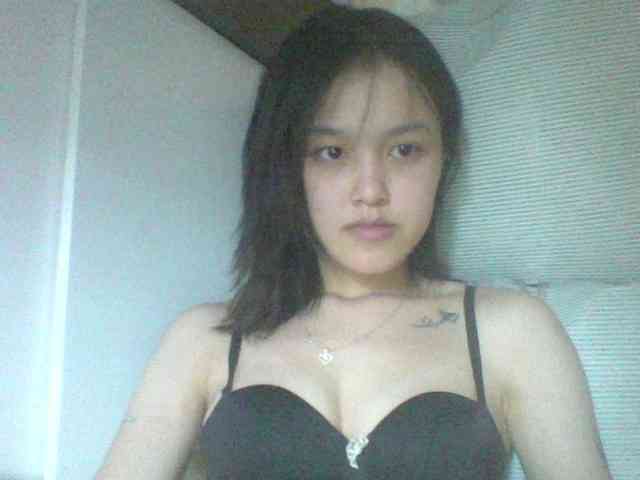 Alina-2k webcam