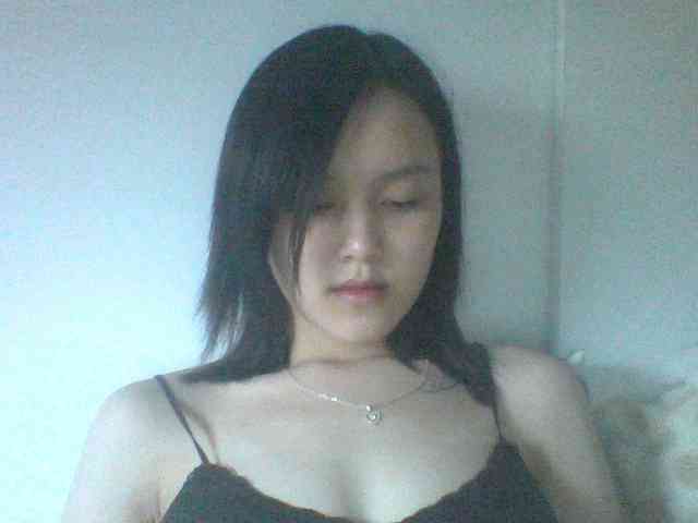 Alina-2k webcam