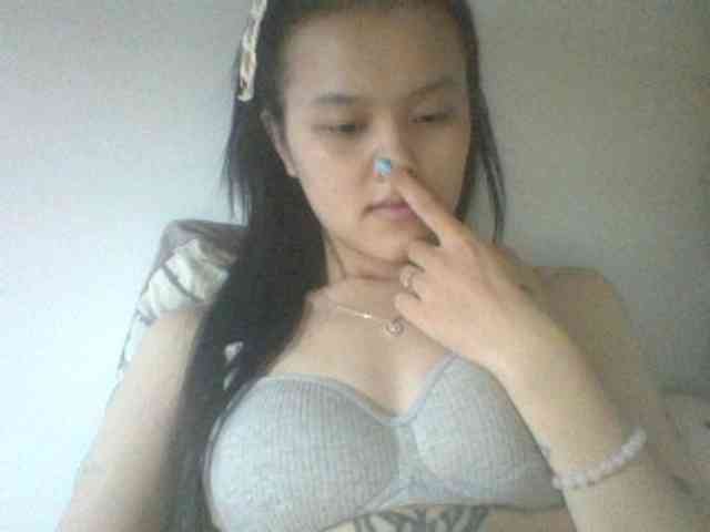 Alina-2k webcam