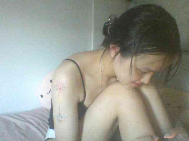 Alina-2k webcam