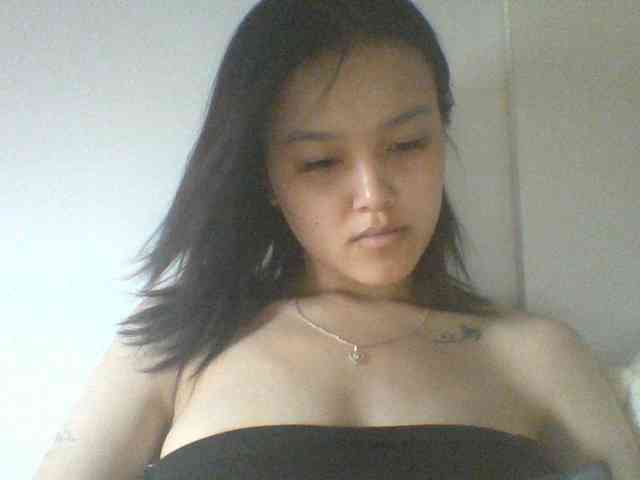 Alina-2k webcam