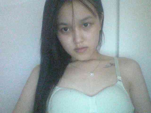 Alina-2k webcam