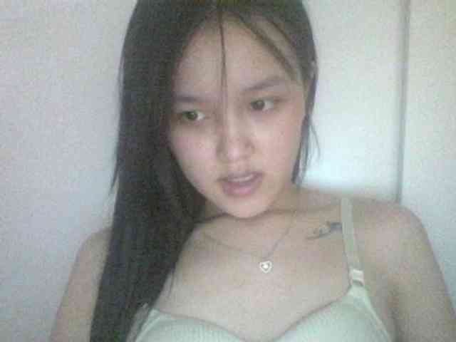 Alina-2k webcam