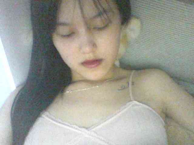 Alina-2k webcam