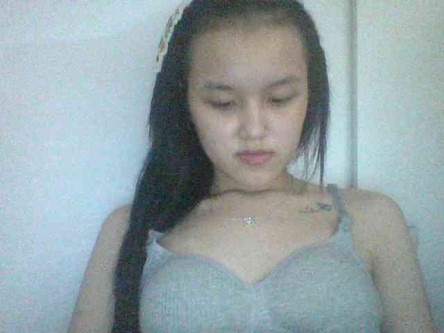 Alina-2k webcam