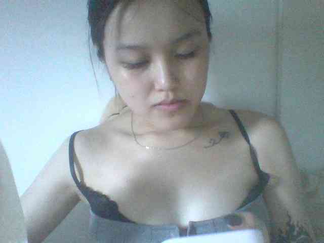 Alina-2k webcam