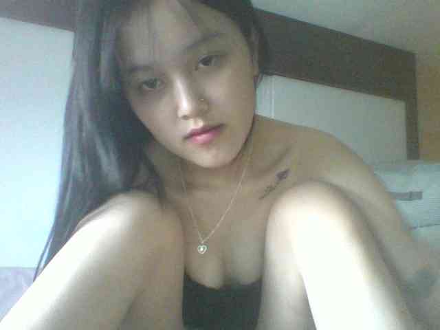 Alina-2k webcam