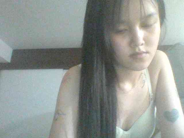 Alina-2k webcam