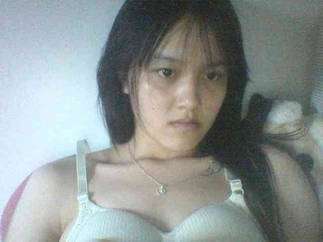 Alina-2k webcam