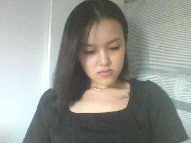 Alina-2k webcam
