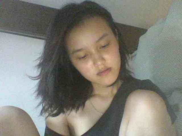 Alina-2k webcam