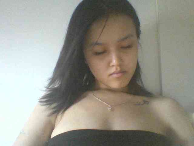 Alina-2k webcam