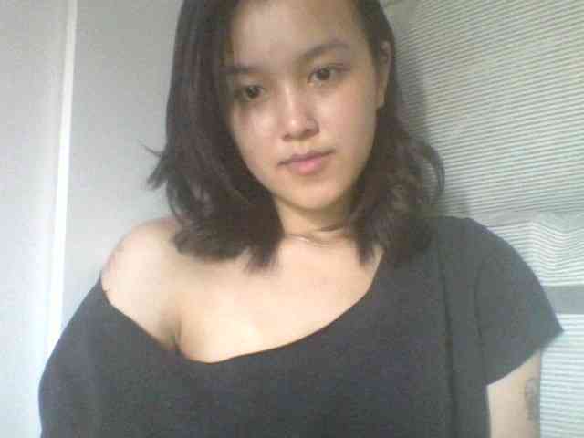 Alina-2k webcam