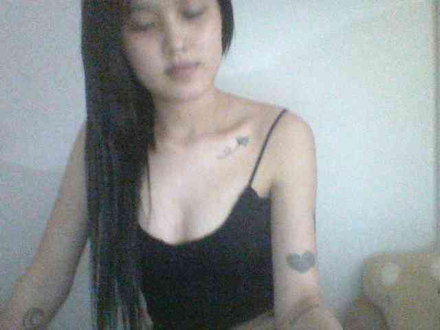 Alina-2k webcam