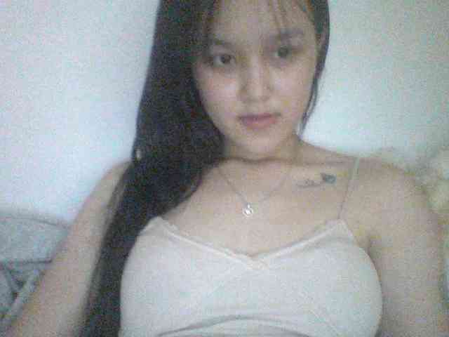 Alina-2k webcam
