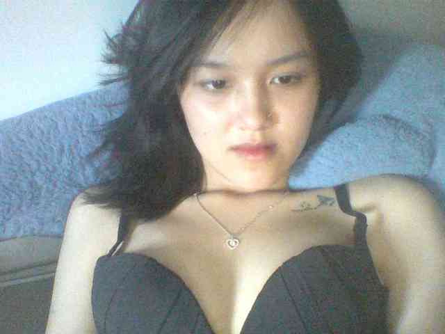 Alina-2k webcam
