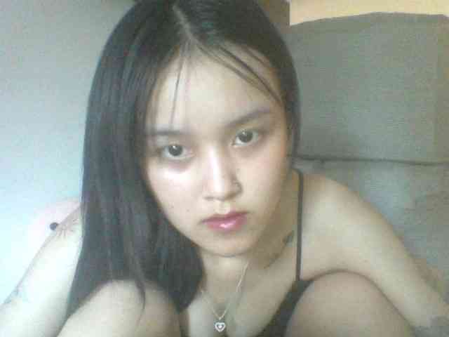 Alina-2k webcam