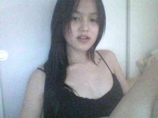 Alina-2k webcam