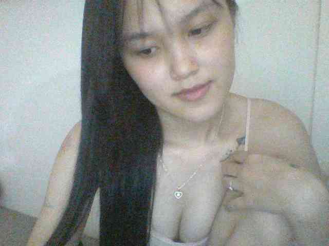 Alina-2k webcam