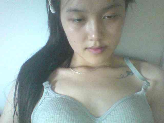 Alina-2k webcam