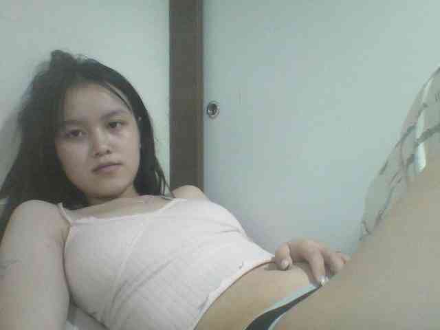Alina-2k webcam