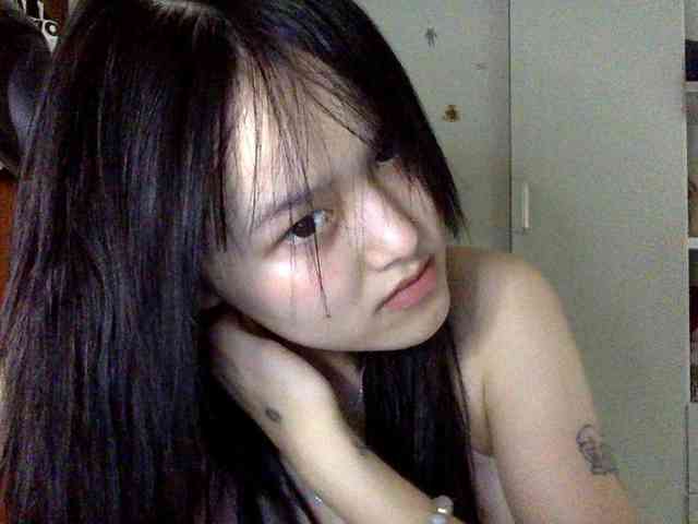 Alina-2k webcam