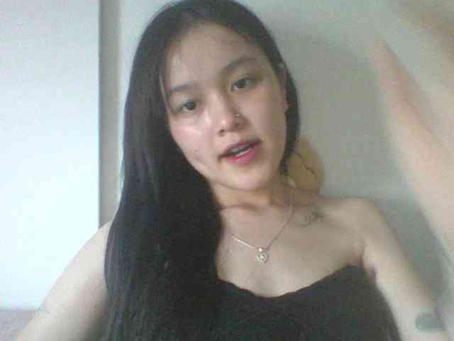 Alina-2k webcam