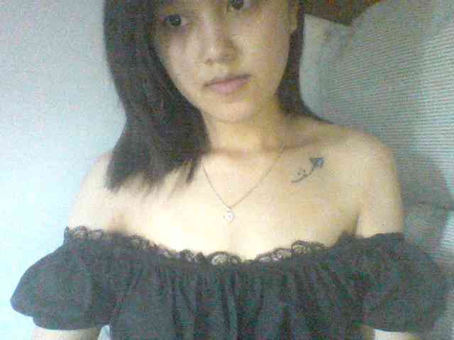 Alina-2k webcam
