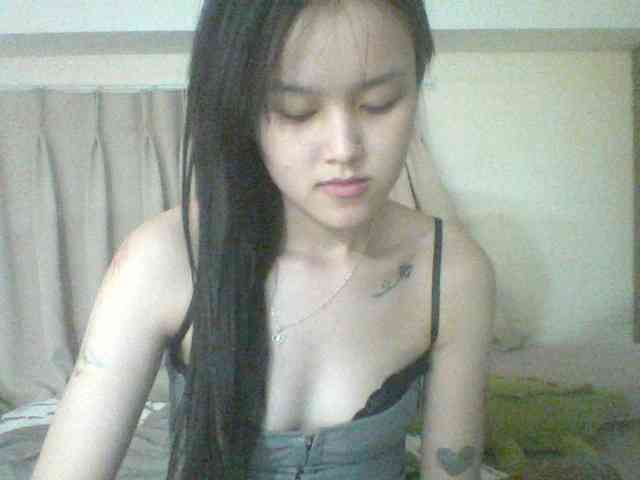 Alina-2k webcam