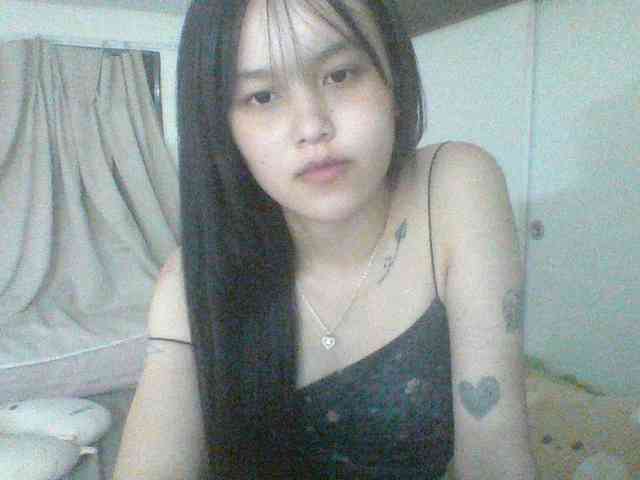 Alina-2k webcam