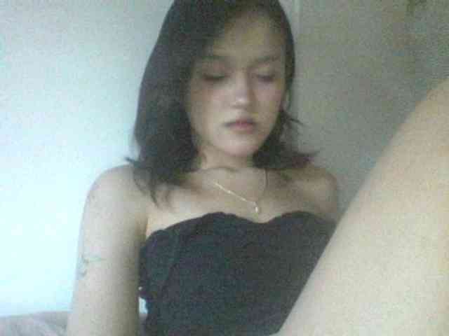 Alina-2k webcam