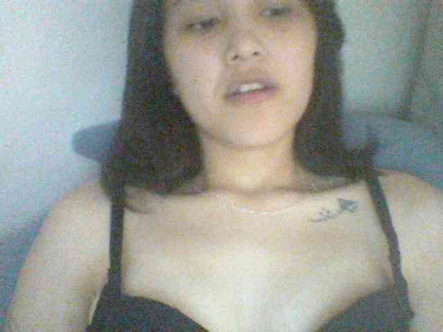 Alina-2k webcam