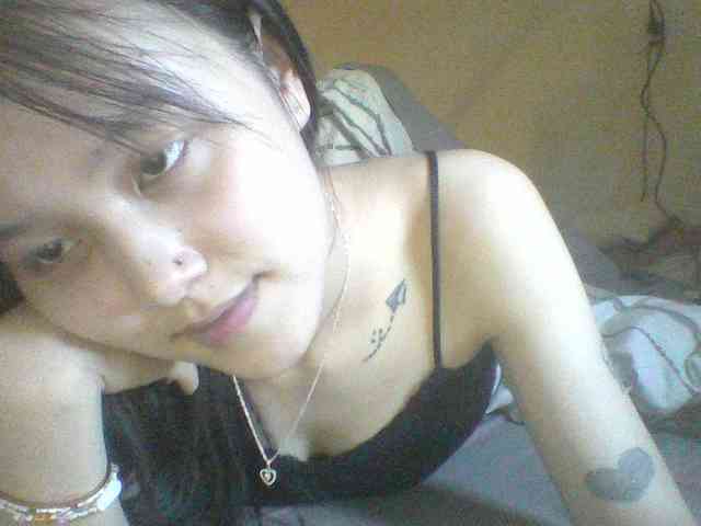 Alina-2k webcam