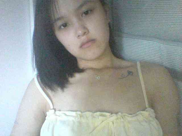 Alina-2k webcam