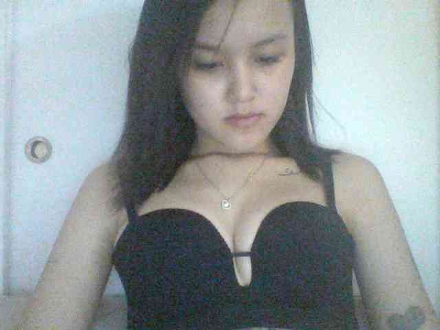 Alina-2k webcam