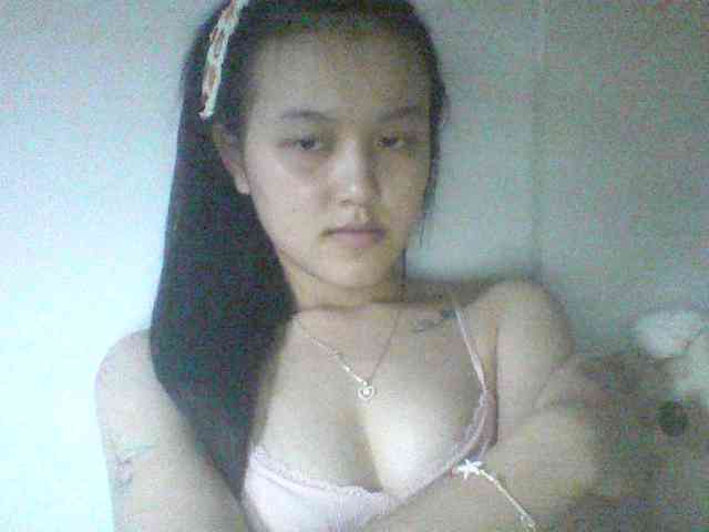 Alina-2k webcam