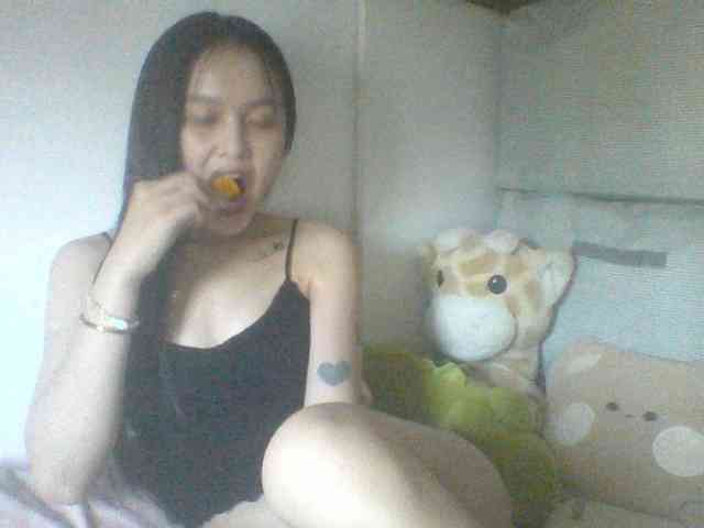 Alina-2k webcam