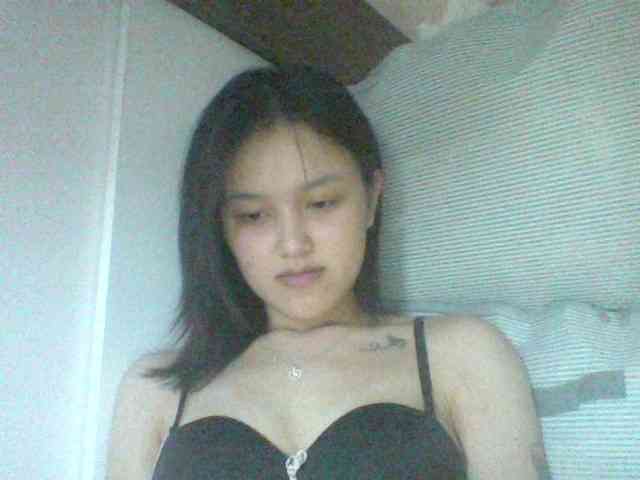 Alina-2k webcam