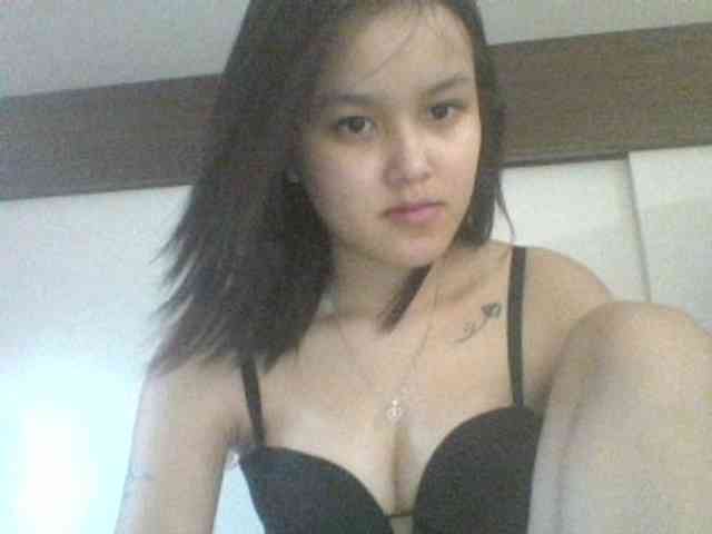 Alina-2k webcam