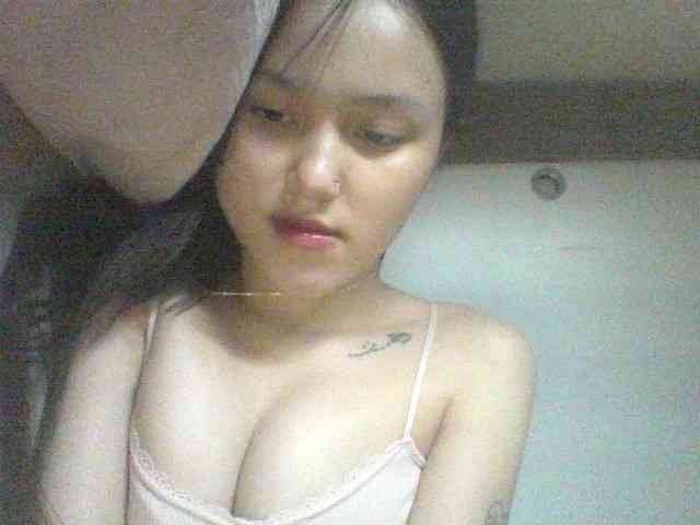 Alina-2k webcam