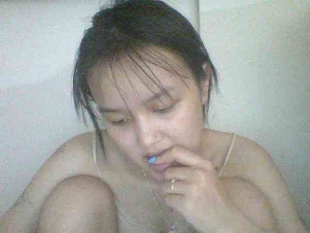 Alina-2k webcam