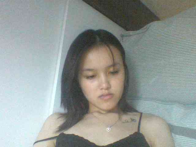 Alina-2k webcam