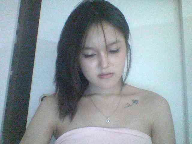 Alina-2k webcam
